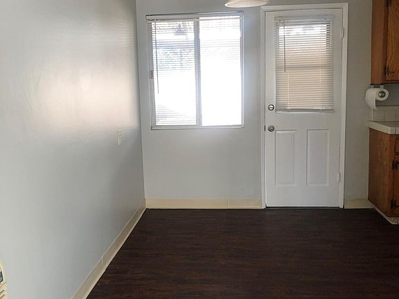3rd image of 1232 S Mayflower Ave