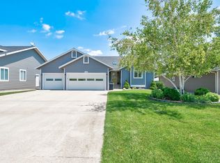 15640 N Tradewind Dr, Spirit Lake, IA 51360