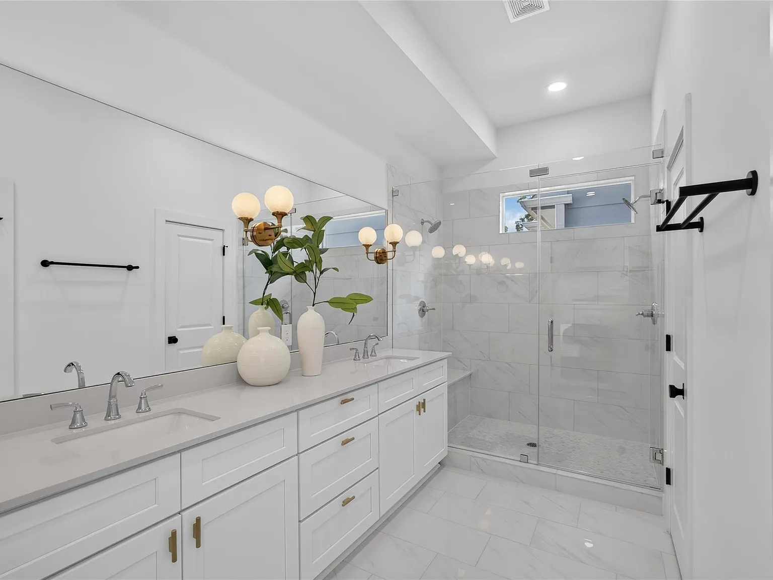 3 bed, 3.5 bath, 1807 sqft, $2,400 — Photo 4