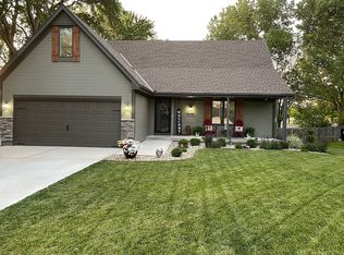 434 SW Windmill Ln, Lees Summit, MO 64082