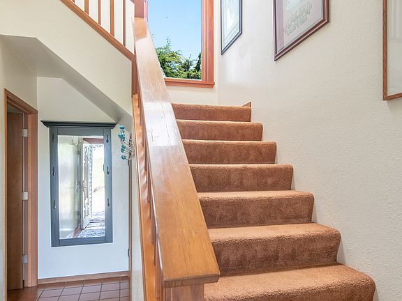 4th image of 395 Oceana Dr