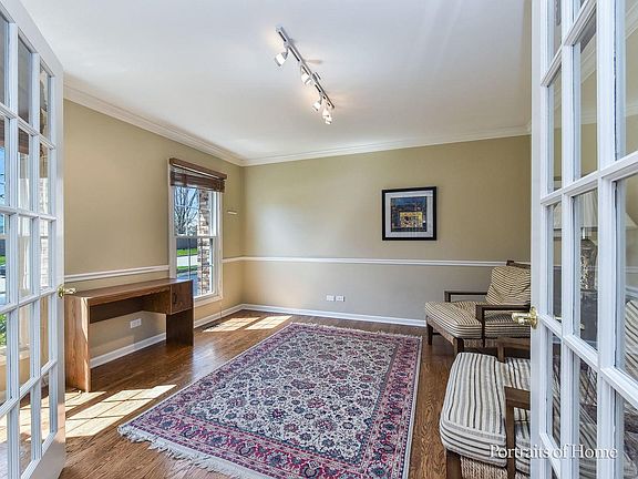 3rd image of 1091 W Jefferson Ave