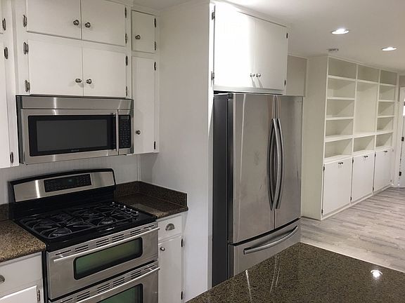 5th image of 1221 Marine Dr