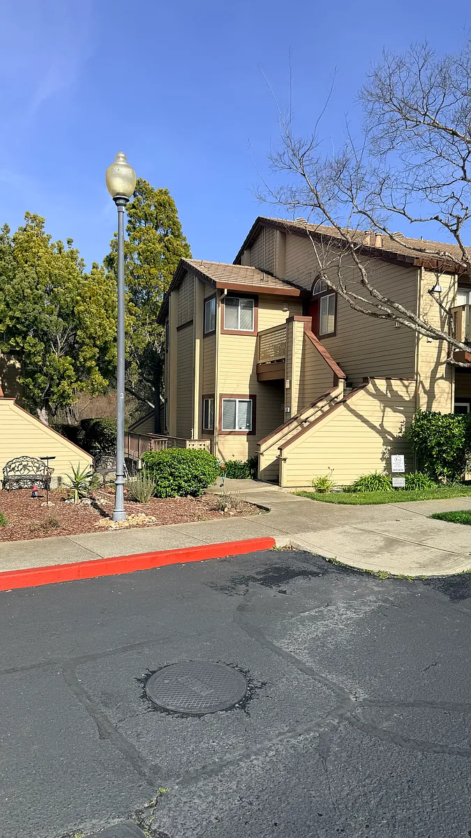 Building Photo - 103 Tuscany Ct