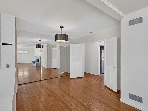 3rd image of 4260 Maplewood Pl