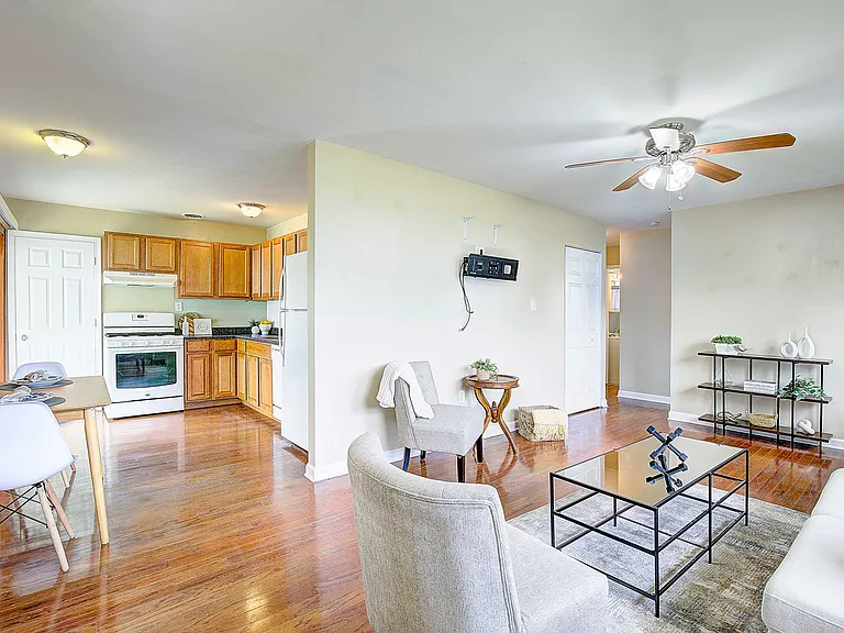 1622 Tieman Dr — Photo 4