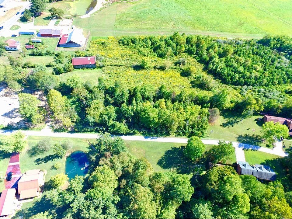 2nd image of 125 Sweetgum Ln