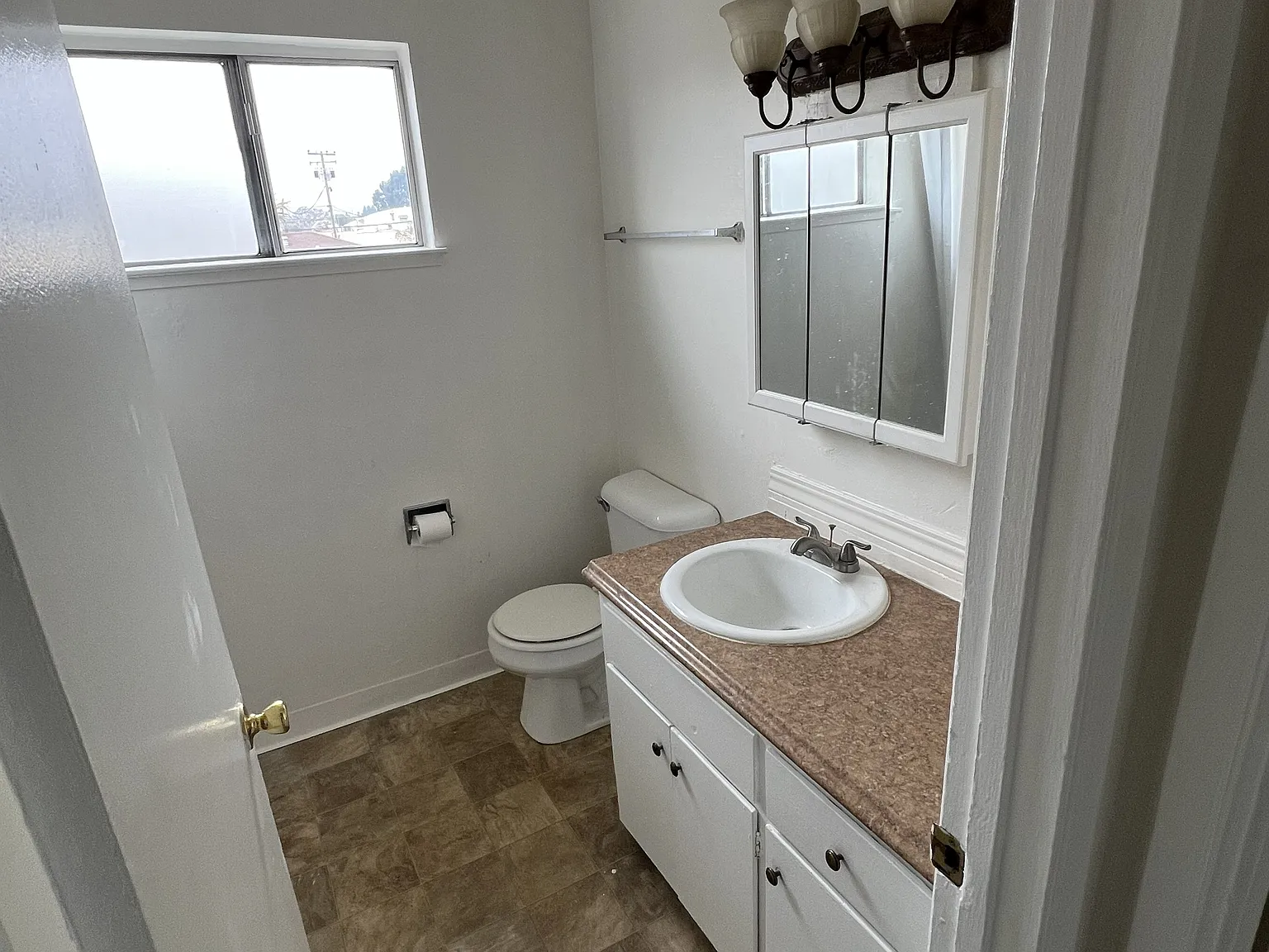 100 Clearland Dr — Photo 4