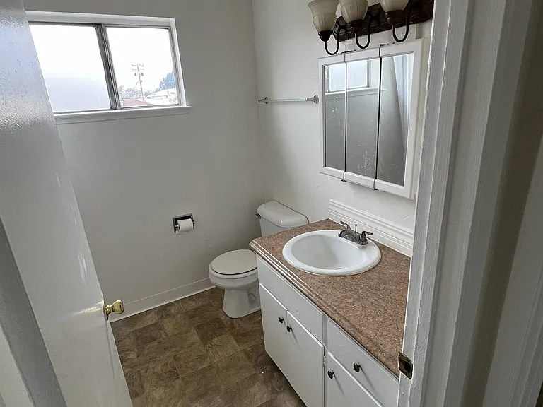 Clearland Dr — Photo 4