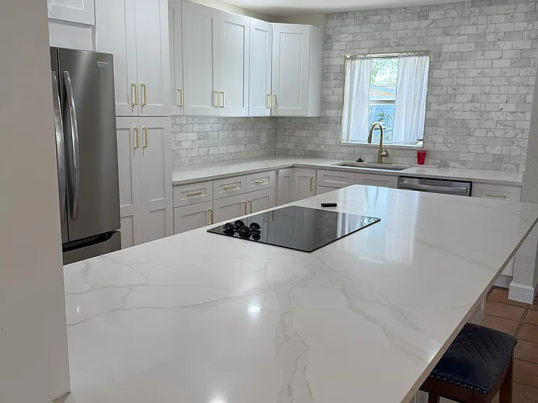 4717 W Chapin Ave — Photo 5