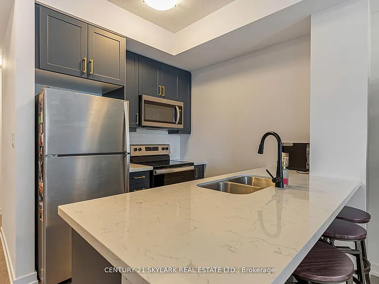 460 Dundas St E #701 — Photo 17