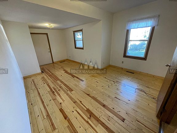 2nd image of 316 W Chestnut St