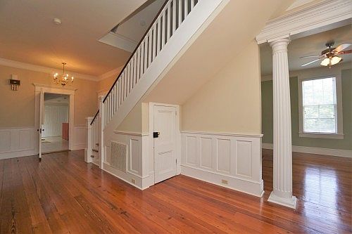 5th image of 401 Williamsboro St