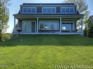 1707 S Shoreview Ct, Ludington, MI 49431