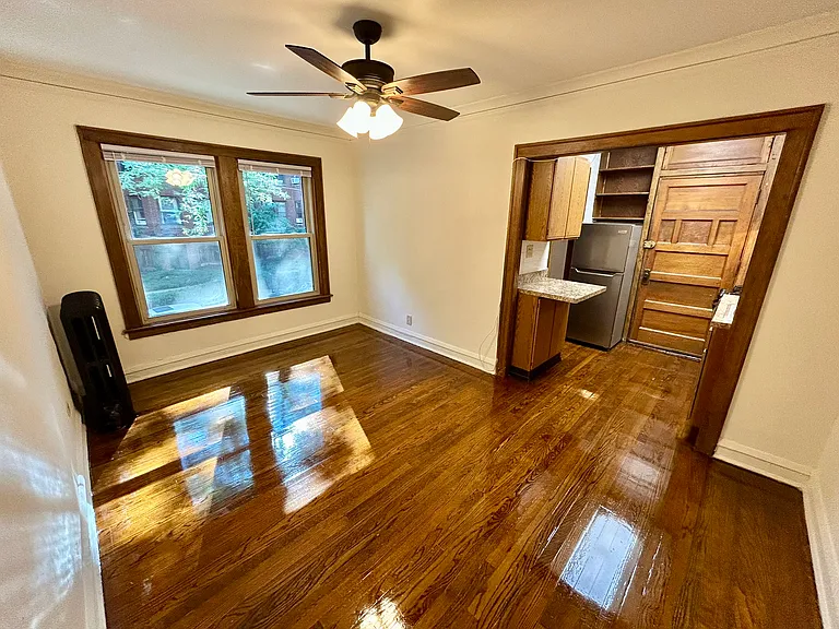 520 W Belden Ave — Photo 62