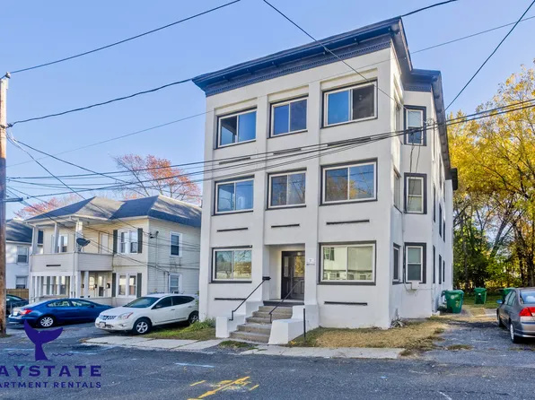 31 Rose St #1L, Chicopee, MA 01020