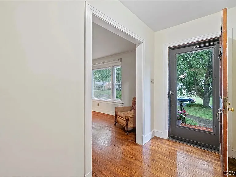 705 Woodberry Rd — Photo 4
