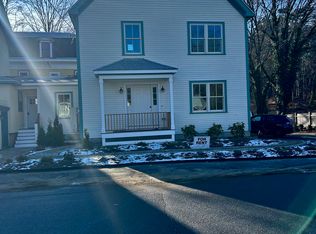 90 School St #B, Manchester, MA 01944