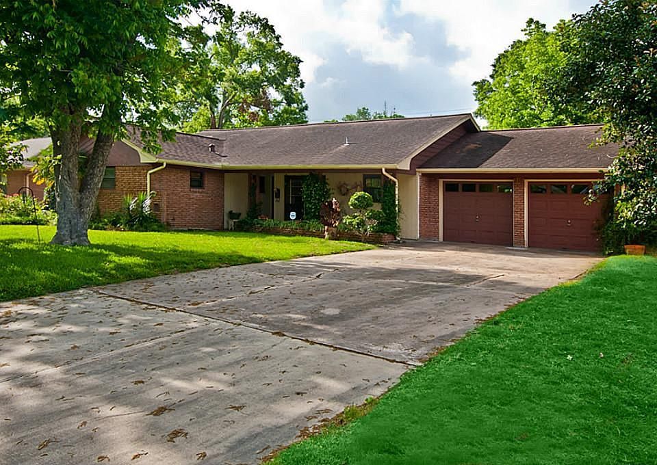 1st image of 4717 Creekbend Dr