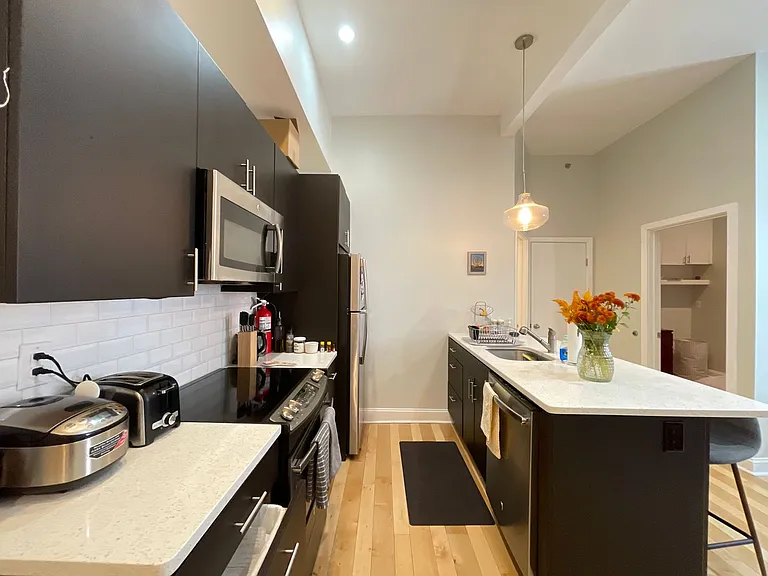 248 Market - Residential — Photo 5