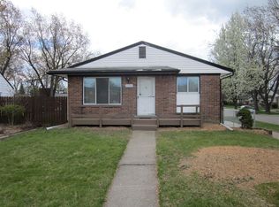 21700 Martin Rd, Saint Clair Shores, MI 48081