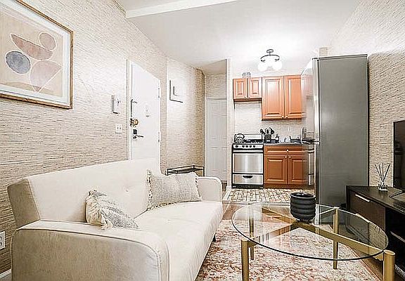 3rd image of 439 W 48th St APT 1FE