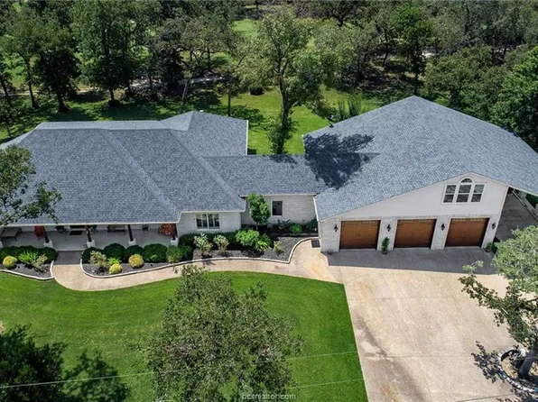 56 Sammy Snead Dr, Hilltop Lakes, TX 77871