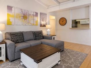1345 Cabrillo Park Dr APT P14, Santa Ana, CA 92701