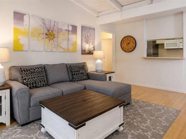 1345 Cabrillo Park Dr APT P14, Santa Ana, CA 92701