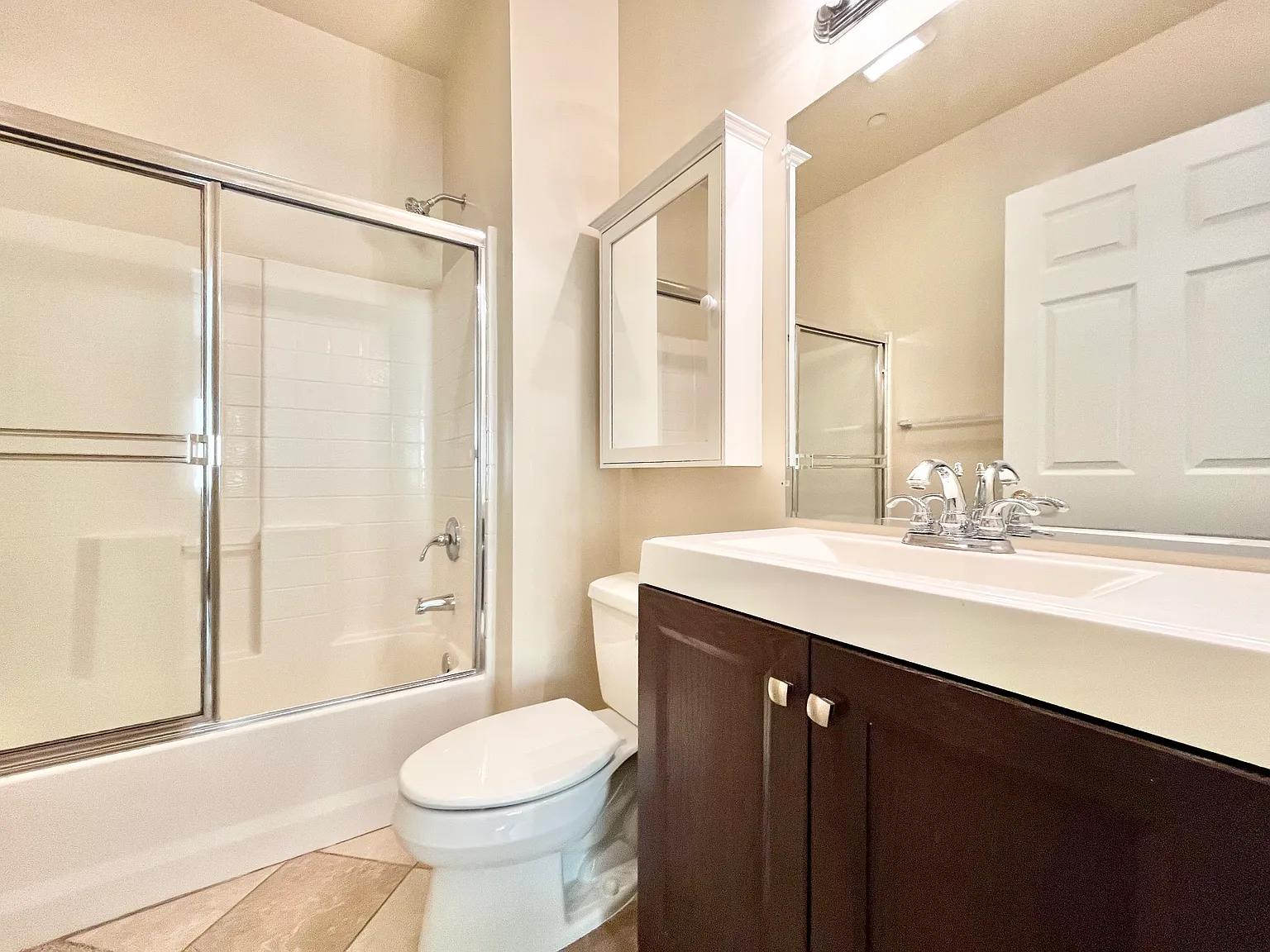 2 bed, $2,600 — Photo 4