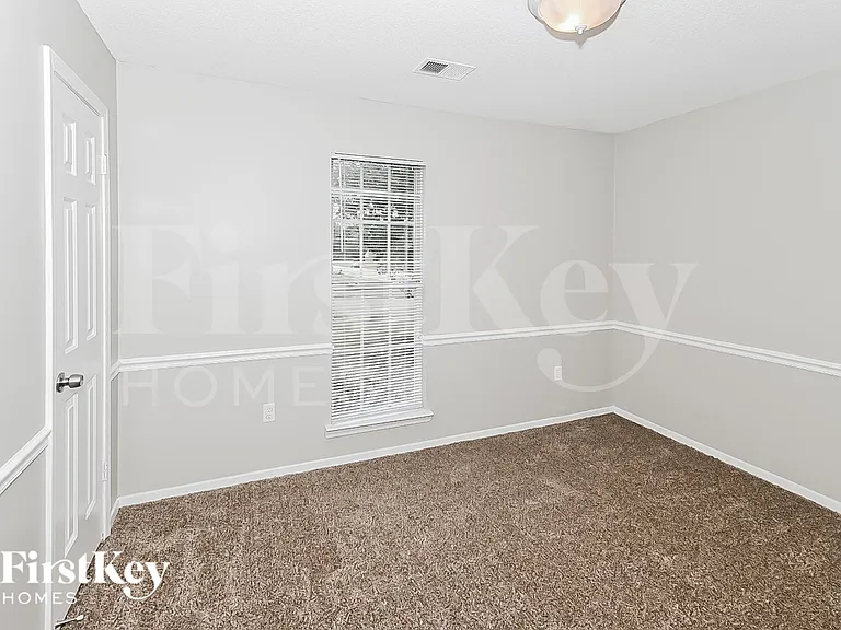 6495 Westbury Ave — Photo 16