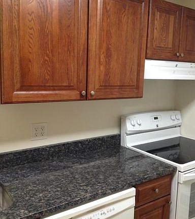3rd image of 34 Briardale Ct