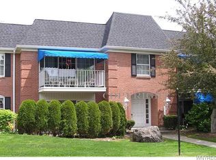 1 E Hickory Ln #E, Lancaster, NY 14086