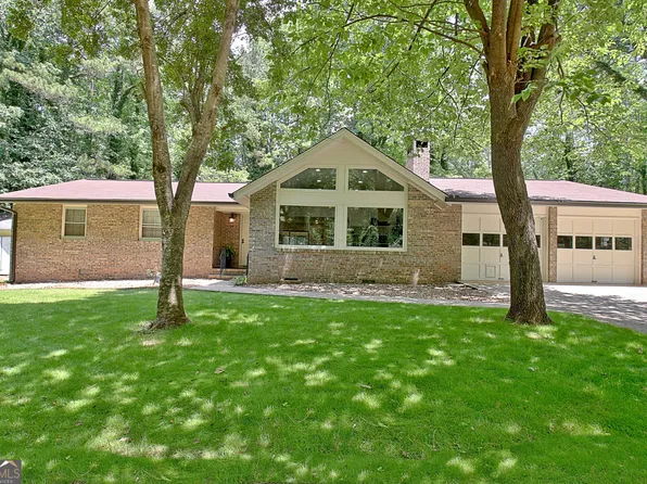 152 Dana Dr, Fayetteville, GA 30215