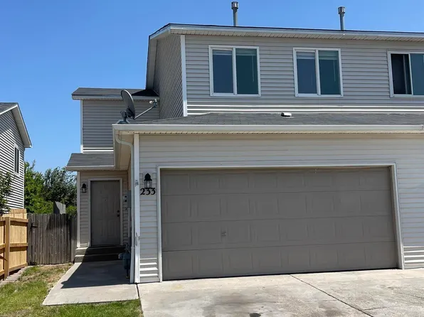 233 Abby Rd, Cheyenne, WY 82007