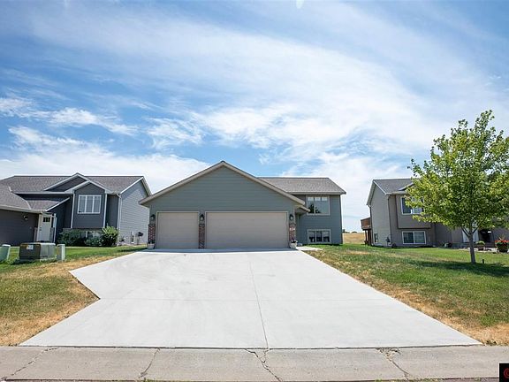 2nd image of 217 Cypress Dr