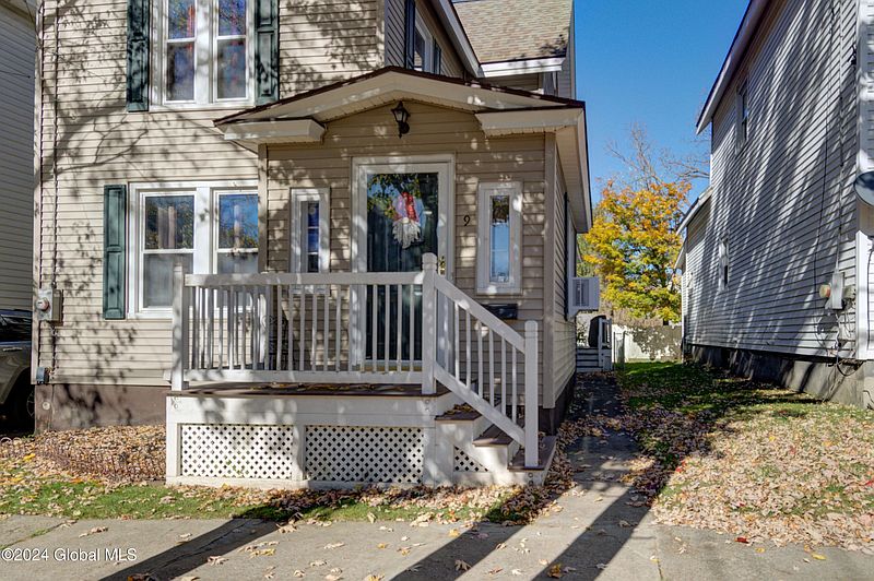 3rd image of 9 Gilbert Street