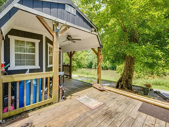 5th image of 2579 Waters Edge Rd