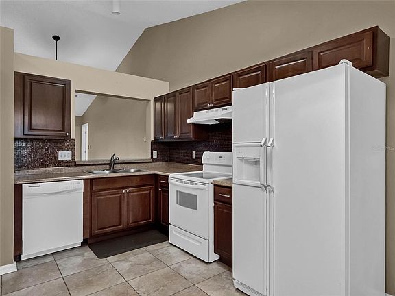 5th image of 14029 Brogden Ct