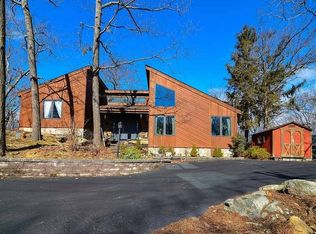 70 Indian Trl, Andover, NJ 07821