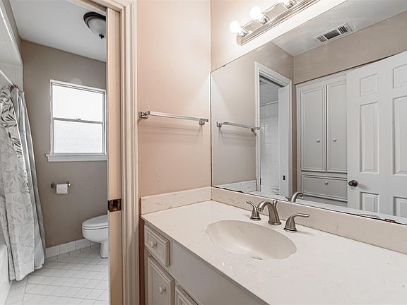 5th image of 3107 Briar Ct