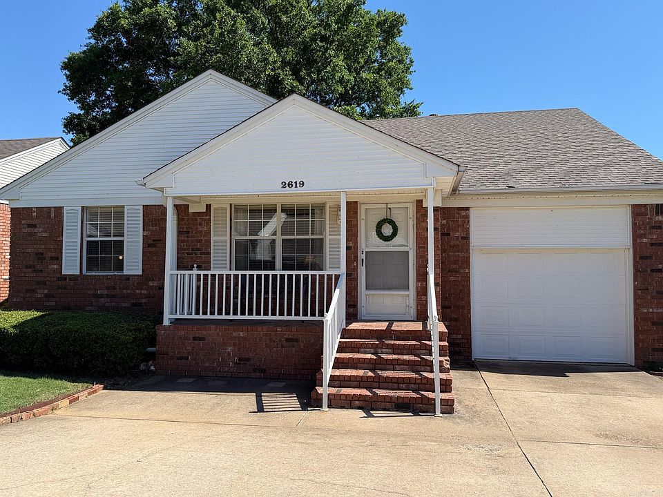 1st image of 2619 Oak Meadow Pl
