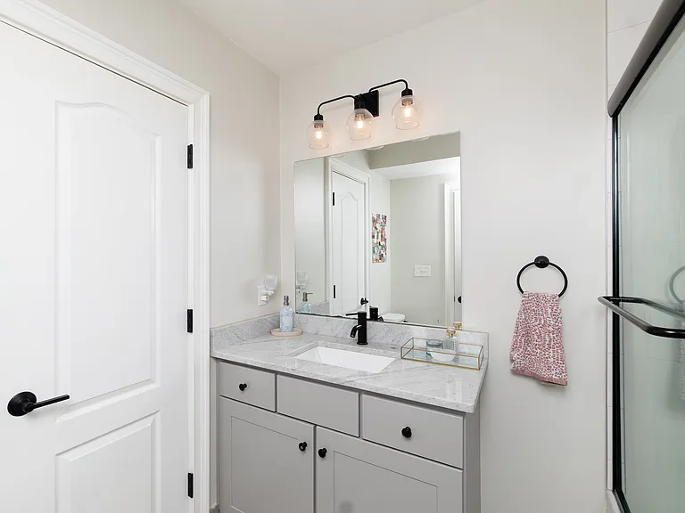 498 Sumner St #3 — Photo 7