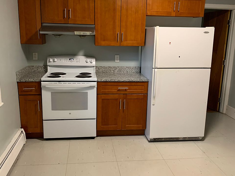 1st image of 500 Centre St #1
