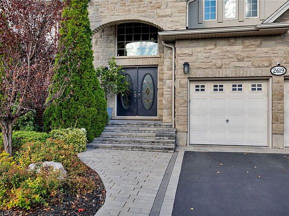 2nd image of 2619 N Ridge Trl