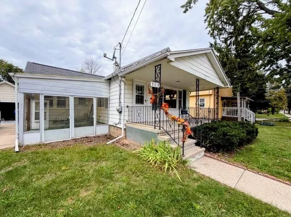 909 N Mason St, Appleton, WI 54914