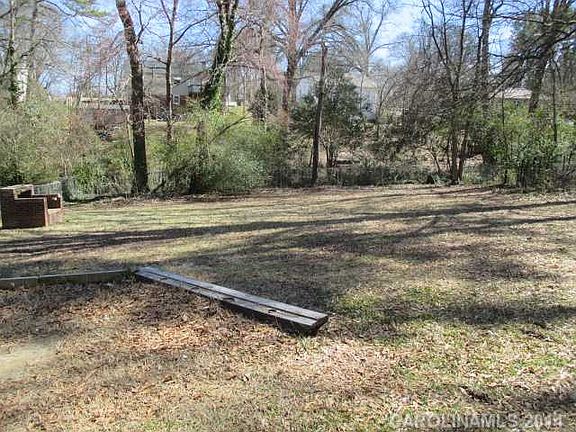 3rd image of 308 Oakdale St
