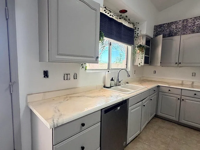 5215 W Tonopah Dr — Photo 3