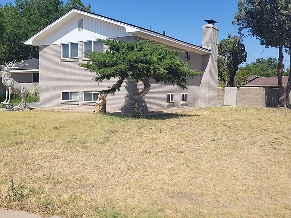 2nd image of 501 W Hervey Dr