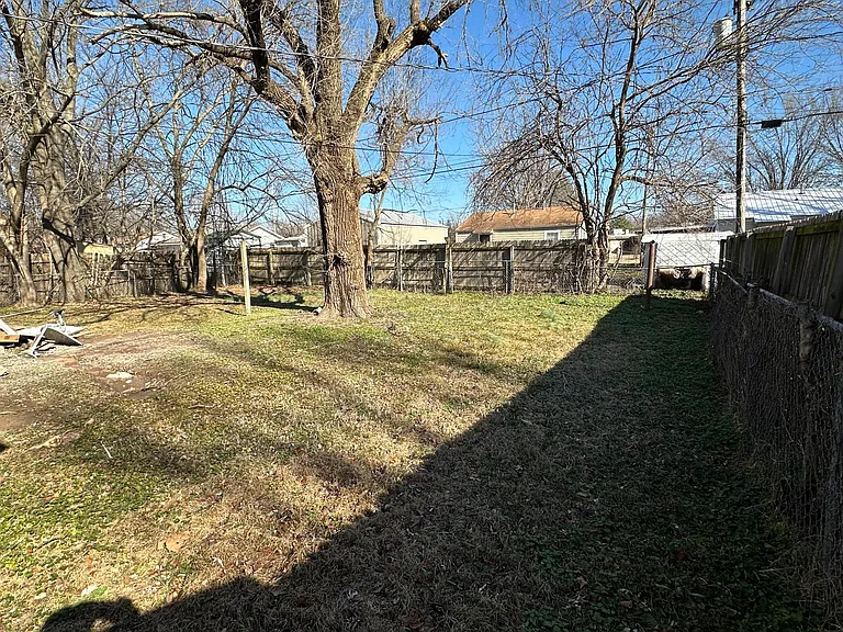 1128 E Aberdeen St — Photo 12